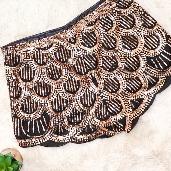 Nasty Gal Pants - Scalloped sequin art deco black gold shorts